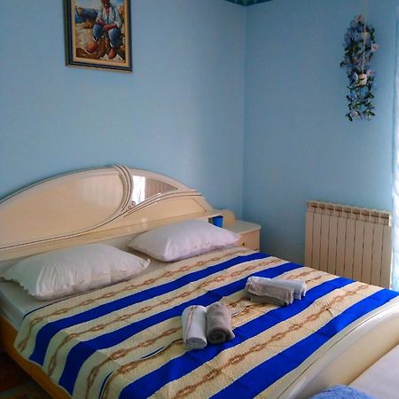 Apartments Vesna Kampor Екстер'єр фото