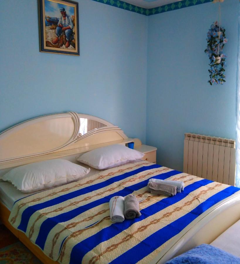 Apartments Vesna Kampor Екстер'єр фото