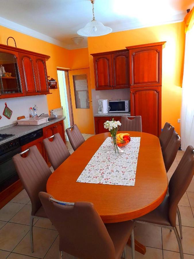 Apartments Vesna Kampor Екстер'єр фото