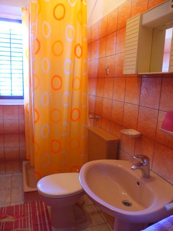 Apartments Vesna Kampor Екстер'єр фото