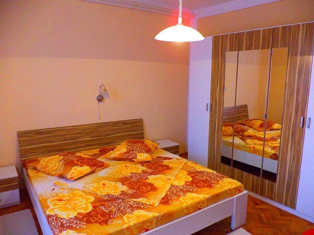Apartments Vesna Kampor Екстер'єр фото