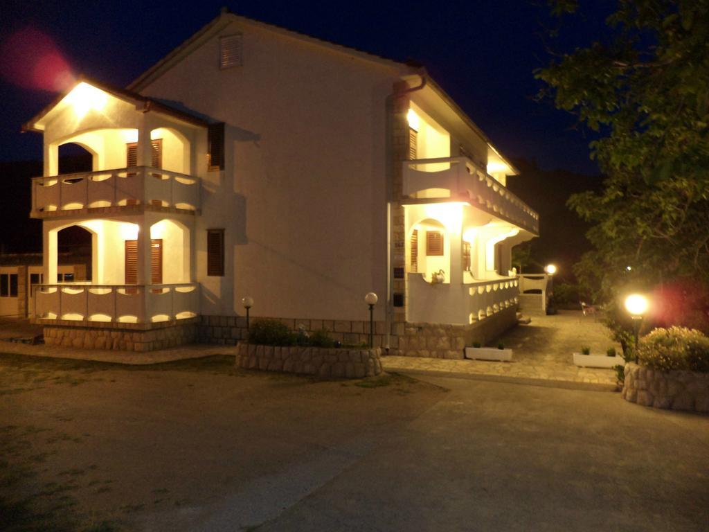 Apartments Vesna Kampor Екстер'єр фото