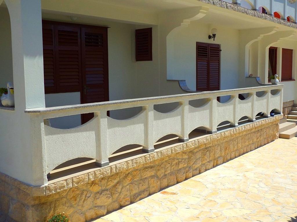 Apartments Vesna Kampor Екстер'єр фото