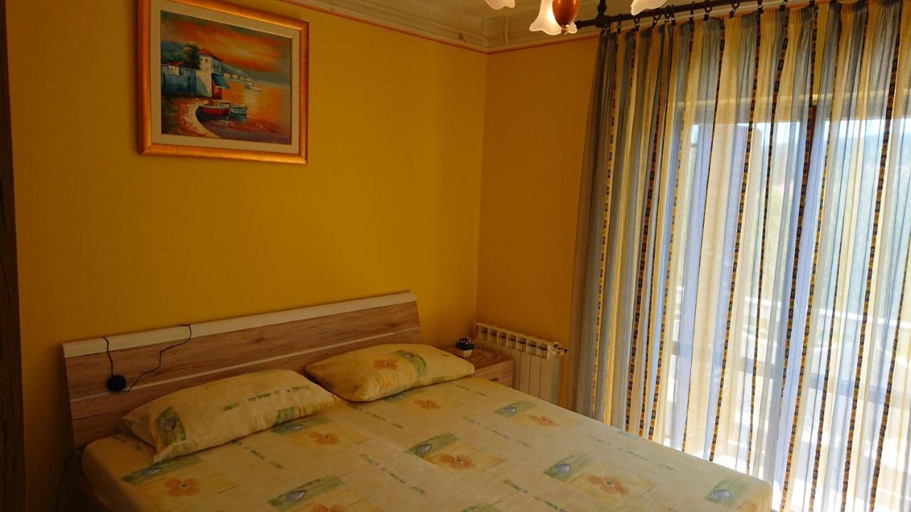 Apartments Vesna Kampor Екстер'єр фото
